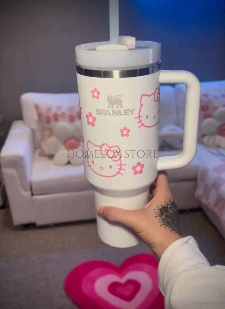 The Stanley x Hello Kitty Quencher | 40 OZ | White | Special Edition